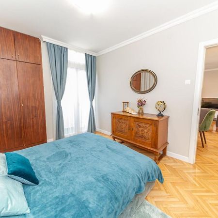 City Center De Lux Apartment بار المظهر الخارجي الصورة