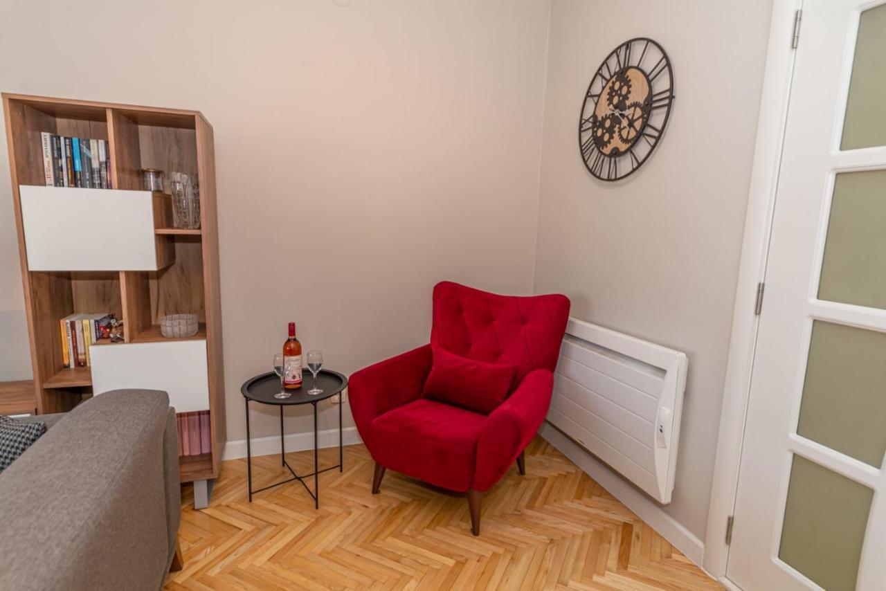 City Center De Lux Apartment بار المظهر الخارجي الصورة