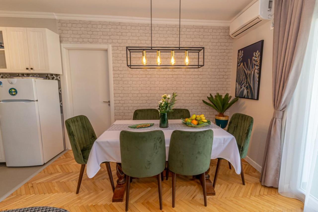 City Center De Lux Apartment بار المظهر الخارجي الصورة